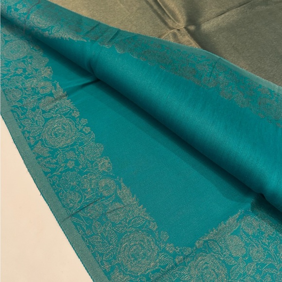 Reversible moonlight Shawl - Picture 7 of 14